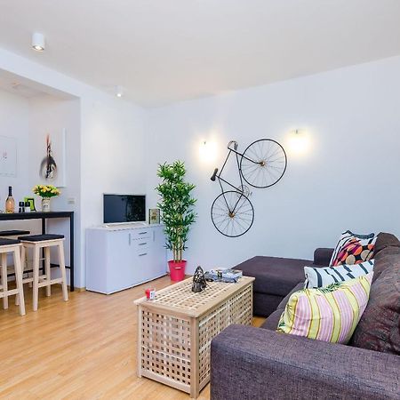 Private Garden Apartment ดูบรอฟนิก ภายนอก รูปภาพ