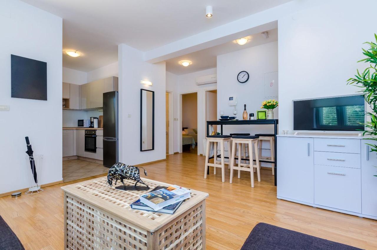 Private Garden Apartment ดูบรอฟนิก ภายนอก รูปภาพ