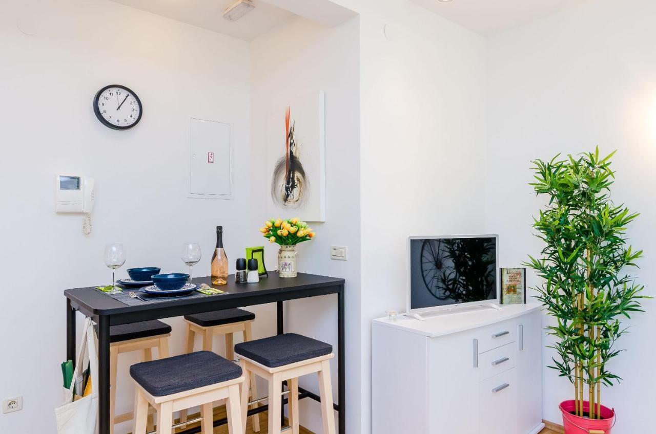Private Garden Apartment ดูบรอฟนิก ภายนอก รูปภาพ